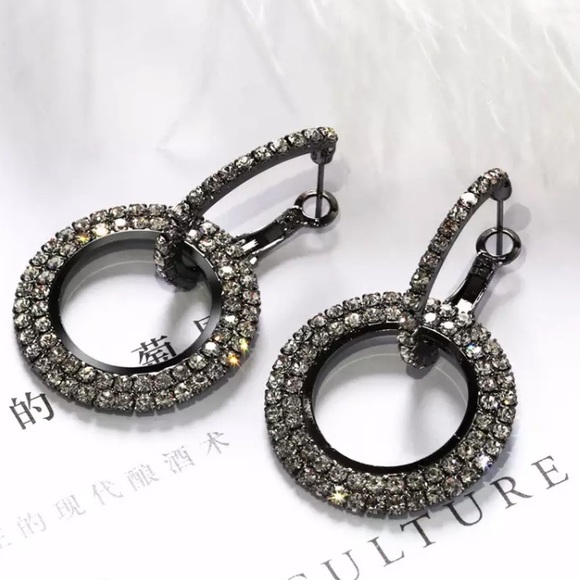 Jewelry - Black Rhinestone Circle Earrings